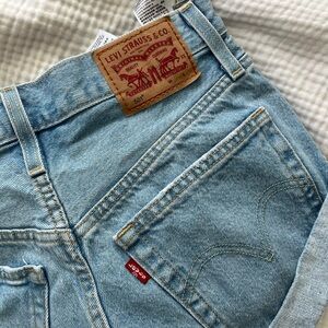 Levi’s Jean Short